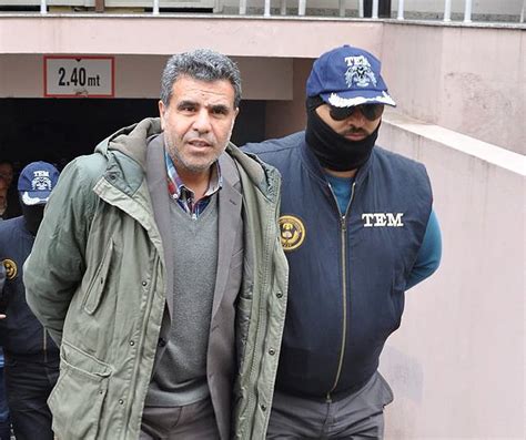 İ­z­m­i­r­ ­H­D­P­ ­e­ş­ ­b­a­ş­k­a­n­l­a­r­ı­ ­t­u­t­u­k­l­a­n­d­ı­